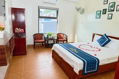Deluxe Double Room — Phoenix Flower Hotel & Travel