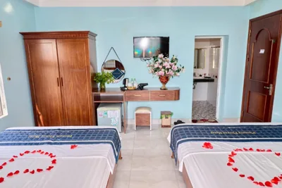 Double Room with Two Double Beds — Phoenix Flower Hotel & Travel