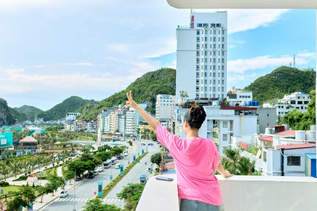 Phoenix Flower Hotel & Travel – Ha Long Bay